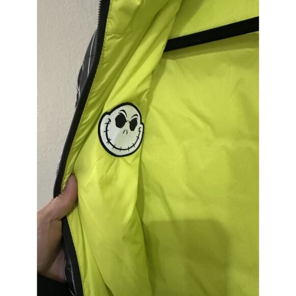 Disney’s The Nightmare Before Christmas Jack Skellington Puffy Jacket Reversible - Picture 5 of 12